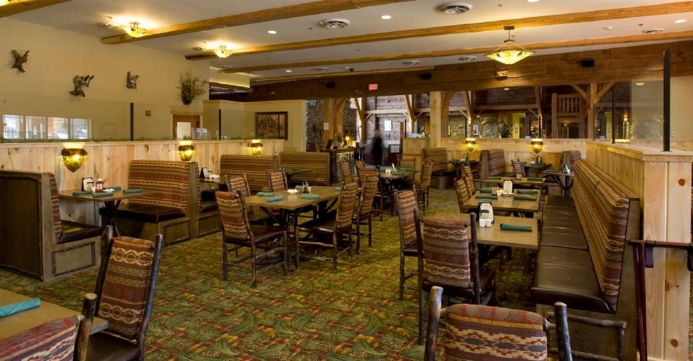 Hope Lake Lodge & Indoor Waterpark